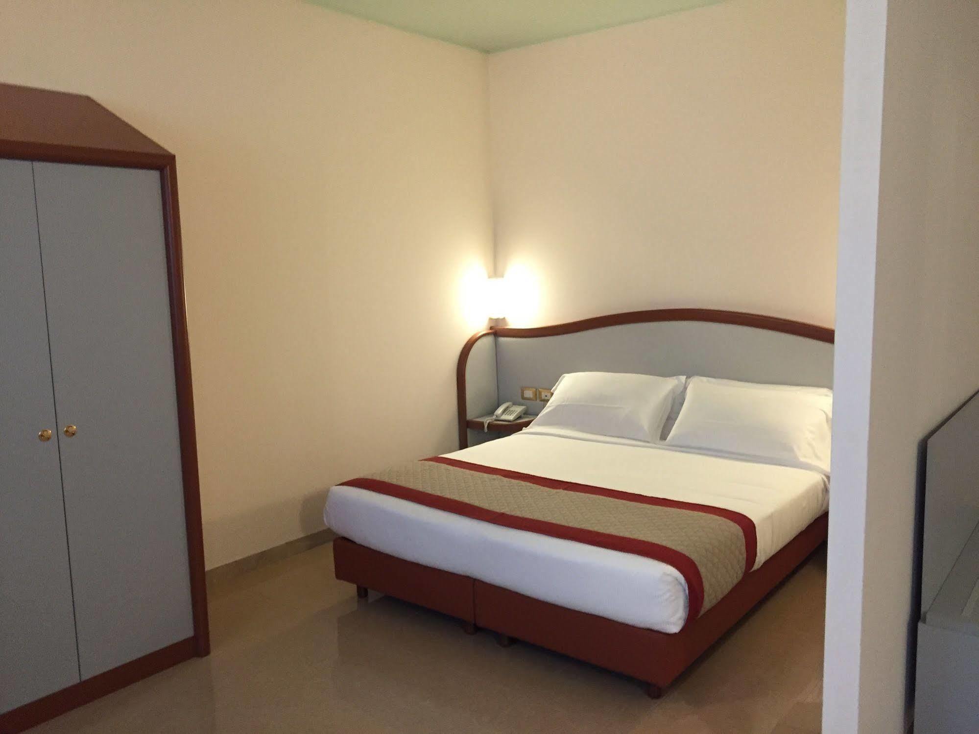 Hotel Verdi Vicenza Exteriör bild